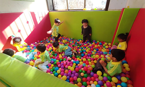 Learning at Best Preschool and Daycare Centre in Andheri